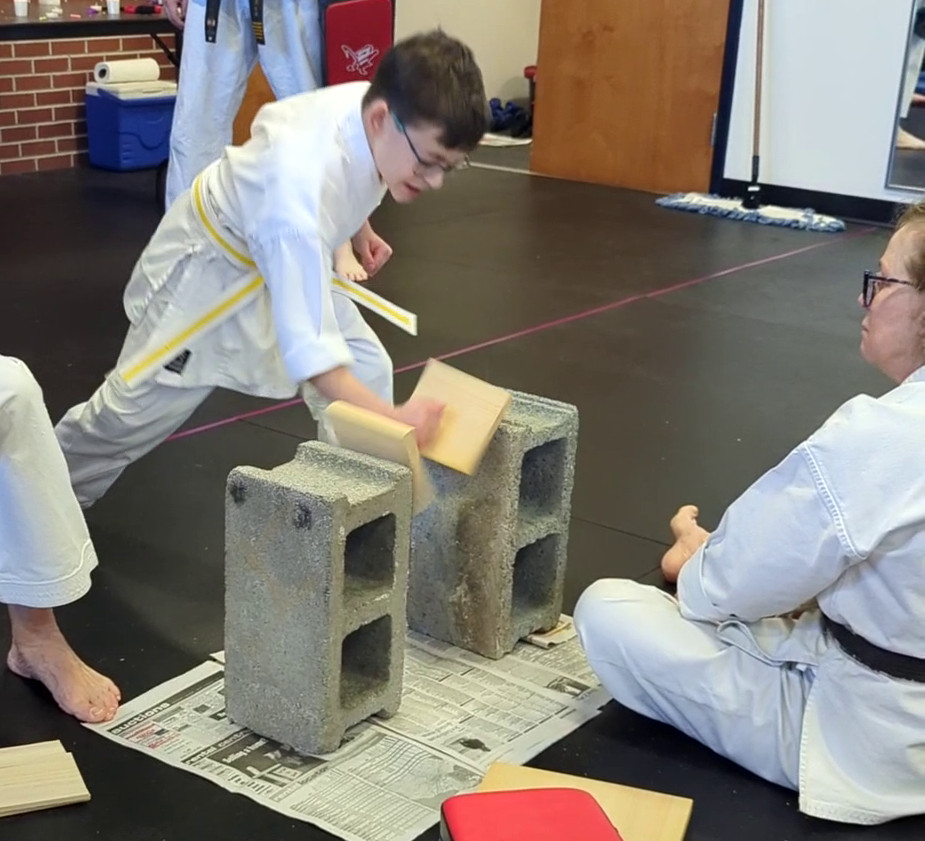 kids break boards Catonsville Seido Karate
